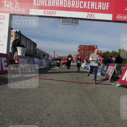 03.10.2025 - Köhlbrandbrückenlauf Matties Gatica Varas http://msf.ph/oto/9170556 03.10.2025 10:29:49 Ziel 1552, 1824, 2070, 2135, 2204, 2526, 2534, 2557, 2769, 3729, 3754 meine-sportfotos.de