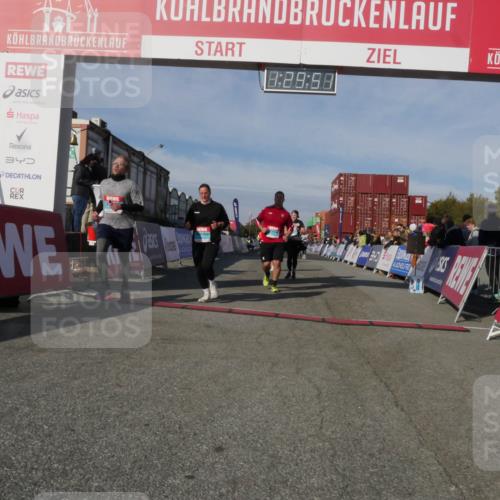 03.10.2025 - Köhlbrandbrückenlauf Matties Gatica Varas http://msf.ph/oto/9170563 03.10.2025 10:29:52 Ziel 1552, 2070, 2135, 2204, 2286, 2348, 2534, 2769, 3729, 3754 meine-sportfotos.de