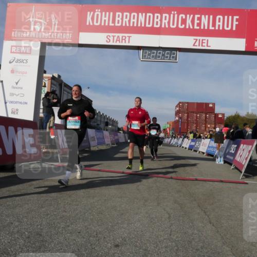 03.10.2025 - Köhlbrandbrückenlauf Matties Gatica Varas http://msf.ph/oto/9170565 03.10.2025 10:29:53 Ziel 1552, 2070, 2135, 2204, 2286, 2348, 2534, 3729, 3754 meine-sportfotos.de