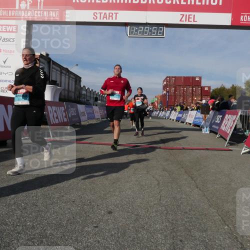 03.10.2025 - Köhlbrandbrückenlauf Matties Gatica Varas http://msf.ph/oto/9170566 03.10.2025 10:29:54 Ziel 1552, 2047, 2135, 2204, 2286, 2348, 3256, 3729, 3754 meine-sportfotos.de