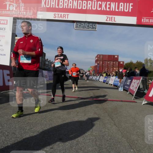 03.10.2025 - Köhlbrandbrückenlauf Matties Gatica Varas http://msf.ph/oto/9170569 03.10.2025 10:29:55 Ziel 1552, 2047, 2135, 2204, 2286, 2348, 2624, 2633, 3256, 3729 meine-sportfotos.de