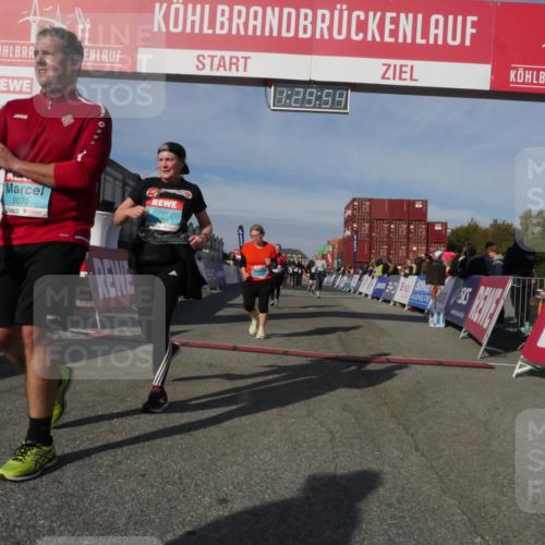 03.10.2025 - Köhlbrandbrückenlauf Matties Gatica Varas http://msf.ph/oto/9170570 03.10.2025 10:29:56 Ziel 1552, 1704, 2047, 2135, 2204, 2286, 2348, 2624, 2633, 3256, 3729 meine-sportfotos.de