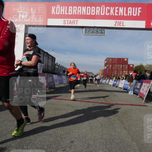 03.10.2025 - Köhlbrandbrückenlauf Matties Gatica Varas http://msf.ph/oto/9170571 03.10.2025 10:29:56 Ziel 1552, 1704, 2047, 2135, 2204, 2286, 2348, 2624, 2633, 3256, 3729 meine-sportfotos.de