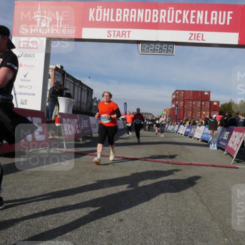 03.10.2025 - Köhlbrandbrückenlauf Matties Gatica Varas http://msf.ph/oto/9170572 03.10.2025 10:29:57 Ziel 1552, 1704, 2047, 2204, 2286, 2348, 2624, 2633, 3256, 3729 meine-sportfotos.de