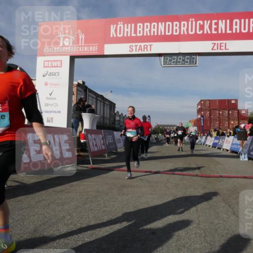 03.10.2025 - Köhlbrandbrückenlauf Matties Gatica Varas http://msf.ph/oto/9170576 03.10.2025 10:29:59 Ziel 1552, 1704, 2047, 2286, 2348, 2624, 2633, 3256, 3729 meine-sportfotos.de