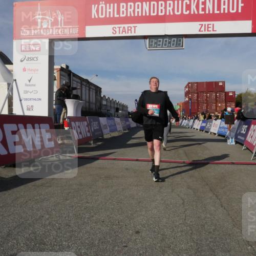 03.10.2025 - Köhlbrandbrückenlauf Matties Gatica Varas http://msf.ph/oto/9170585 03.10.2025 10:30:03 Ziel 1704, 2047, 2286, 2624, 2633, 2863, 2864, 2865, 3256 meine-sportfotos.de
