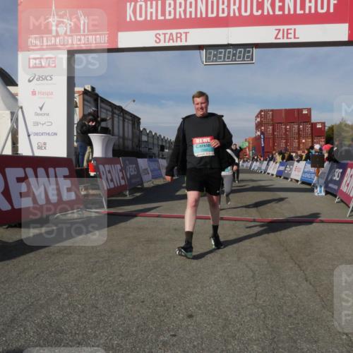 03.10.2025 - Köhlbrandbrückenlauf Matties Gatica Varas http://msf.ph/oto/9170586 03.10.2025 10:30:03 Ziel 1704, 2047, 2286, 2624, 2633, 2863, 2864, 2865, 3256 meine-sportfotos.de