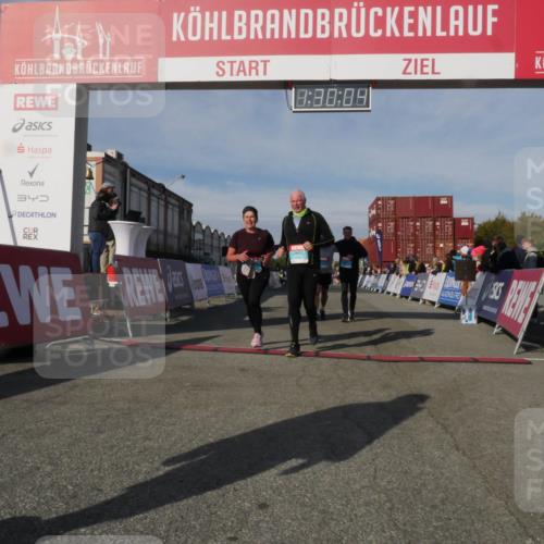 03.10.2025 - Köhlbrandbrückenlauf Matties Gatica Varas http://msf.ph/oto/9170591 03.10.2025 10:30:06 Ziel 1704, 2047, 2624, 2633, 2863, 2864, 2865, 3256 meine-sportfotos.de