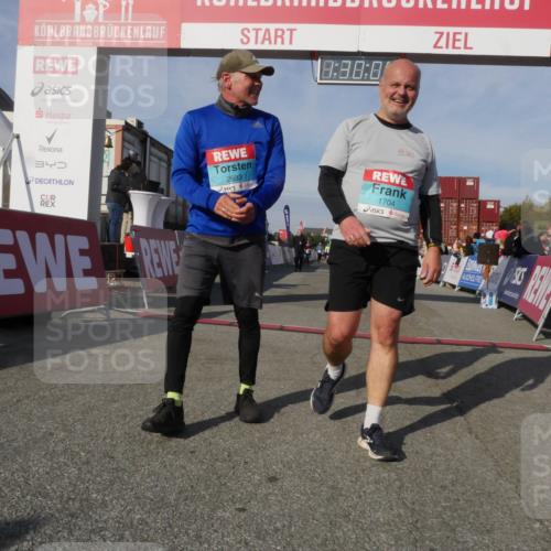 03.10.2025 - Köhlbrandbrückenlauf Matties Gatica Varas http://msf.ph/oto/9170600 03.10.2025 10:30:10 Ziel 1589, 2067, 2280, 2863, 2864, 2865, 3607 meine-sportfotos.de
