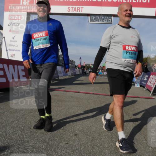 03.10.2025 - Köhlbrandbrückenlauf Matties Gatica Varas http://msf.ph/oto/9170601 03.10.2025 10:30:11 Ziel 1589, 2067, 2280, 2863, 2864, 2865, 3607 meine-sportfotos.de