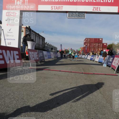 03.10.2025 - Köhlbrandbrückenlauf Matties Gatica Varas http://msf.ph/oto/9170603 03.10.2025 10:30:12 Ziel 1589, 2067, 2280, 2325, 2326, 2863, 2864, 2865, 3607 meine-sportfotos.de
