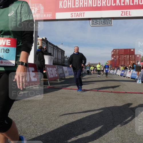 03.10.2025 - Köhlbrandbrückenlauf Matties Gatica Varas http://msf.ph/oto/9170617 03.10.2025 10:30:18 Ziel 1589, 2067, 2092, 2112, 2280, 2325, 2326, 2763, 3607, 3657, 3819 meine-sportfotos.de