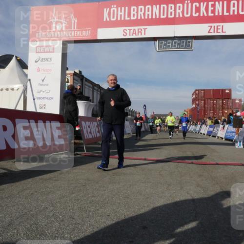 03.10.2025 - Köhlbrandbrückenlauf Matties Gatica Varas http://msf.ph/oto/9170618 03.10.2025 10:30:19 Ziel 1589, 2067, 2092, 2112, 2280, 2325, 2326, 2763, 3607, 3657, 3819 meine-sportfotos.de