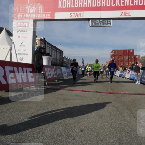 03.10.2025 - Köhlbrandbrückenlauf Matties Gatica Varas http://msf.ph/oto/9170622 03.10.2025 10:30:21 Ziel 1358, 2067, 2092, 2112, 2280, 2325, 2326, 2726, 2727, 2763, 3607, 3657, 3784, 3819 meine-sportfotos.de