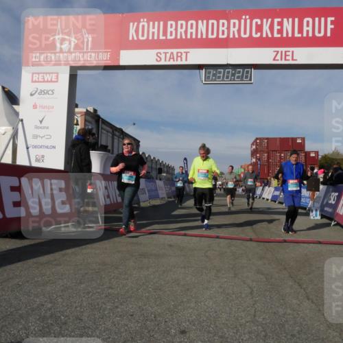 03.10.2025 - Köhlbrandbrückenlauf Matties Gatica Varas http://msf.ph/oto/9170625 03.10.2025 10:30:22 Ziel 1358, 2067, 2092, 2112, 2280, 2325, 2326, 2726, 2727, 2763, 3607, 3657, 3784, 3819 meine-sportfotos.de