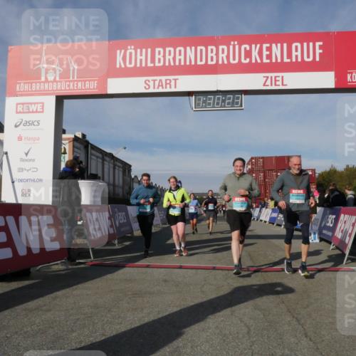 03.10.2025 - Köhlbrandbrückenlauf Matties Gatica Varas http://msf.ph/oto/9170631 03.10.2025 10:30:25 Ziel 1358, 2092, 2112, 2267, 2726, 2727, 2763, 3657, 3784, 3819 meine-sportfotos.de