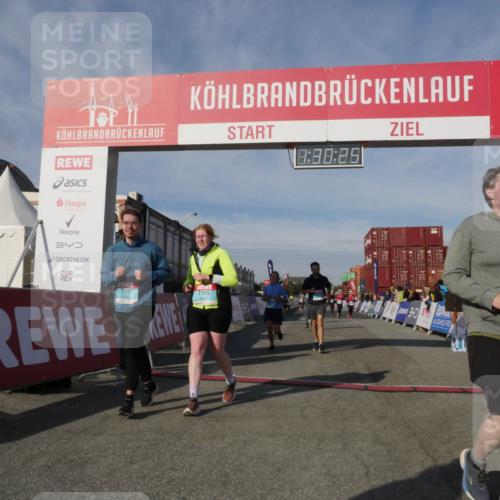 03.10.2025 - Köhlbrandbrückenlauf Matties Gatica Varas http://msf.ph/oto/9170634 03.10.2025 10:30:26 Ziel 1358, 2267, 2497, 2498, 2726, 2727, 2763, 3657, 3784, 3819 meine-sportfotos.de