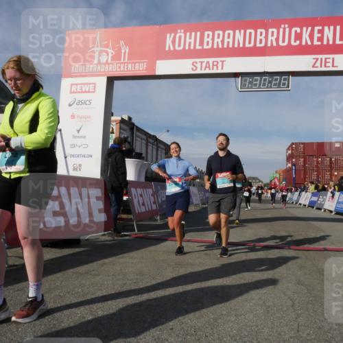 03.10.2025 - Köhlbrandbrückenlauf Matties Gatica Varas http://msf.ph/oto/9170638 03.10.2025 10:30:28 Ziel 1358, 2267, 2497, 2498, 2726, 2727, 3657, 3784, 3819 meine-sportfotos.de