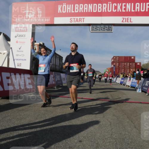 03.10.2025 - Köhlbrandbrückenlauf Matties Gatica Varas http://msf.ph/oto/9170639 03.10.2025 10:30:29 Ziel 1358, 2267, 2386, 2497, 2498, 2726, 2727, 3657, 3784 meine-sportfotos.de