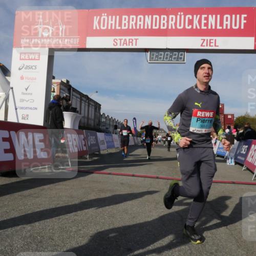 03.10.2025 - Köhlbrandbrückenlauf Matties Gatica Varas http://msf.ph/oto/9170643 03.10.2025 10:30:31 Ziel 1358, 2267, 2342, 2343, 2386, 2497, 2498, 2726, 2727, 3784 meine-sportfotos.de