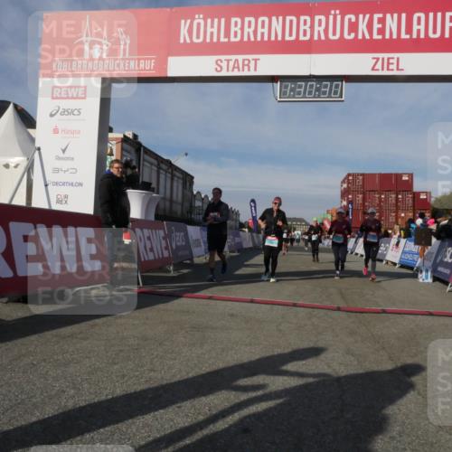03.10.2025 - Köhlbrandbrückenlauf Matties Gatica Varas http://msf.ph/oto/9170645 03.10.2025 10:30:32 Ziel 1358, 2267, 2342, 2343, 2386, 2497, 2498, 2726, 2727, 3784 meine-sportfotos.de