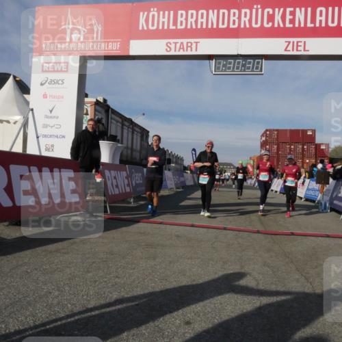 03.10.2025 - Köhlbrandbrückenlauf Matties Gatica Varas http://msf.ph/oto/9170646 03.10.2025 10:30:32 Ziel 1358, 2267, 2342, 2343, 2386, 2497, 2498, 2726, 2727, 3784 meine-sportfotos.de