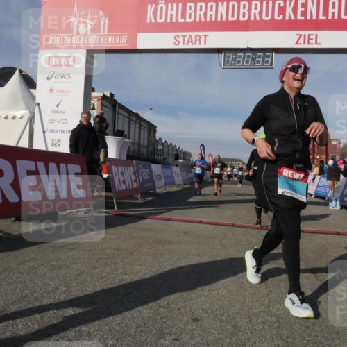 03.10.2025 - Köhlbrandbrückenlauf Matties Gatica Varas http://msf.ph/oto/9170652 03.10.2025 10:30:35 Ziel 2267, 2342, 2343, 2386, 2497, 2498, 2533, 2554 meine-sportfotos.de