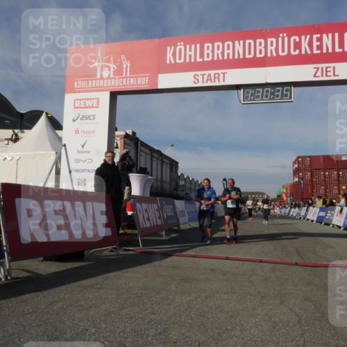 03.10.2025 - Köhlbrandbrückenlauf Matties Gatica Varas http://msf.ph/oto/9170656 03.10.2025 10:30:37 Ziel 2342, 2343, 2386, 2497, 2498, 2533, 2554 meine-sportfotos.de