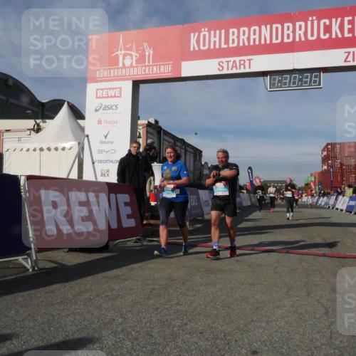 03.10.2025 - Köhlbrandbrückenlauf Matties Gatica Varas http://msf.ph/oto/9170659 03.10.2025 10:30:38 Ziel 2342, 2343, 2386, 2497, 2498, 2533, 2554 meine-sportfotos.de