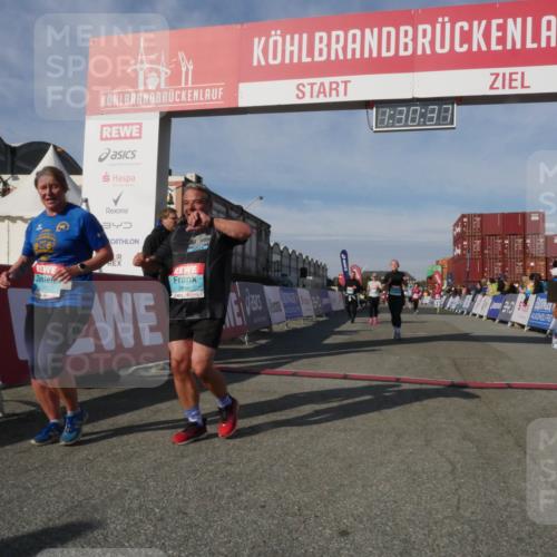 03.10.2025 - Köhlbrandbrückenlauf Matties Gatica Varas http://msf.ph/oto/9170661 03.10.2025 10:30:39 Ziel 2342, 2343, 2386, 2533, 2554 meine-sportfotos.de