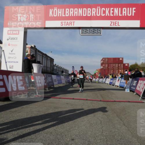 03.10.2025 - Köhlbrandbrückenlauf Matties Gatica Varas http://msf.ph/oto/9170663 03.10.2025 10:30:40 Ziel 2342, 2343, 2386, 2533, 2554 meine-sportfotos.de