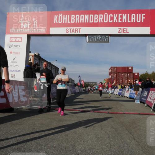 03.10.2025 - Köhlbrandbrückenlauf Matties Gatica Varas http://msf.ph/oto/9170670 03.10.2025 10:30:44 Ziel 2037, 2063, 2441, 2533, 2554, 3129 meine-sportfotos.de