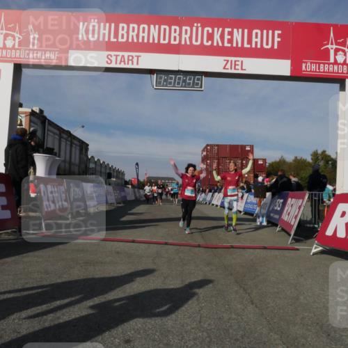 03.10.2025 - Köhlbrandbrückenlauf Matties Gatica Varas http://msf.ph/oto/9170676 03.10.2025 10:30:47 Ziel 1096, 1097, 1098, 2037, 2063, 2441, 2533, 2554, 2725, 3129, 3701 meine-sportfotos.de