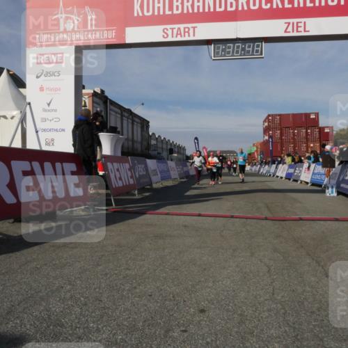 03.10.2025 - Köhlbrandbrückenlauf Matties Gatica Varas http://msf.ph/oto/9170682 03.10.2025 10:30:50 Ziel 1096, 1097, 1098, 2037, 2063, 2441, 2725, 3129, 3701 meine-sportfotos.de