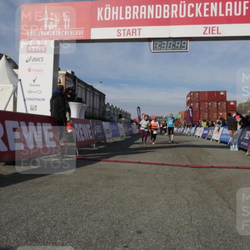03.10.2025 - Köhlbrandbrückenlauf Matties Gatica Varas http://msf.ph/oto/9170684 03.10.2025 10:30:51 Ziel 1096, 1097, 1098, 2037, 2063, 2388, 2441, 2725, 3129, 3701 meine-sportfotos.de