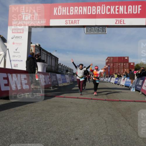 03.10.2025 - Köhlbrandbrückenlauf Matties Gatica Varas http://msf.ph/oto/9170688 03.10.2025 10:30:53 Ziel 1096, 1097, 1098, 2037, 2063, 2388, 2441, 2725, 3129, 3701 meine-sportfotos.de