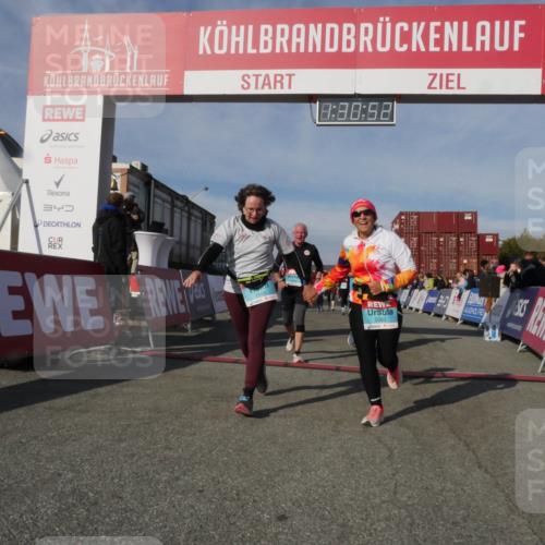 03.10.2025 - Köhlbrandbrückenlauf Matties Gatica Varas http://msf.ph/oto/9170691 03.10.2025 10:30:54 Ziel 1096, 1097, 1098, 2037, 2252, 2388, 2725, 3129, 3701 meine-sportfotos.de