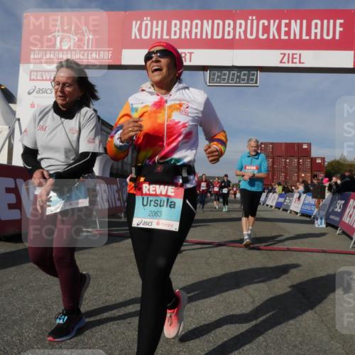 03.10.2025 - Köhlbrandbrückenlauf Matties Gatica Varas http://msf.ph/oto/9170693 03.10.2025 10:30:55 Ziel 1096, 1097, 1098, 2037, 2252, 2388, 2536, 2725, 3701 meine-sportfotos.de