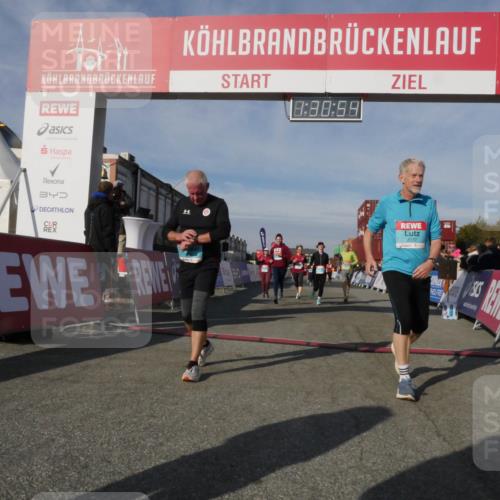 03.10.2025 - Köhlbrandbrückenlauf Matties Gatica Varas http://msf.ph/oto/9170695 03.10.2025 10:30:56 Ziel 1096, 1097, 1098, 2252, 2388, 2536, 2725, 2846, 3701 meine-sportfotos.de