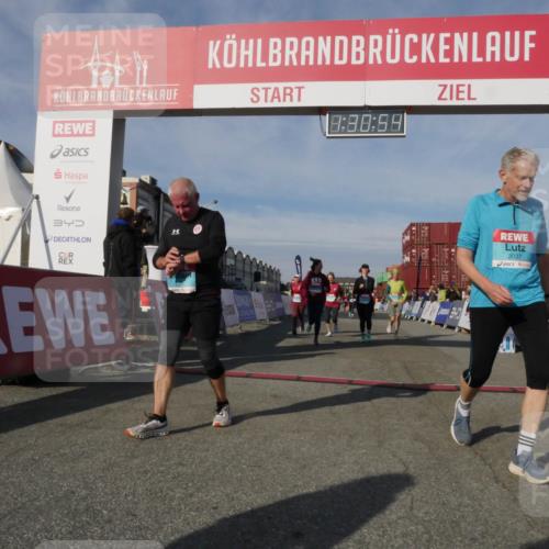 03.10.2025 - Köhlbrandbrückenlauf Matties Gatica Varas http://msf.ph/oto/9170696 03.10.2025 10:30:56 Ziel 1096, 1097, 1098, 2252, 2388, 2536, 2725, 2846, 3701 meine-sportfotos.de