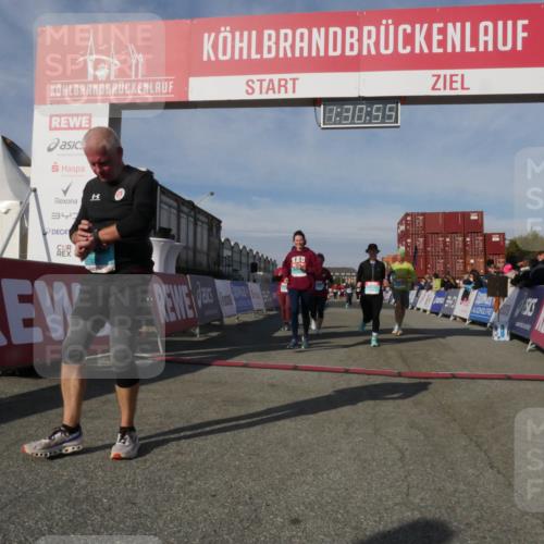 03.10.2025 - Köhlbrandbrückenlauf Matties Gatica Varas http://msf.ph/oto/9170698 03.10.2025 10:30:57 Ziel 1096, 1097, 1098, 2252, 2388, 2536, 2725, 2846, 3701 meine-sportfotos.de