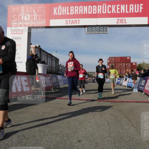 03.10.2025 - Köhlbrandbrückenlauf Matties Gatica Varas http://msf.ph/oto/9170700 03.10.2025 10:30:58 Ziel 1096, 1097, 1098, 2252, 2388, 2536, 2725, 2846, 3701 meine-sportfotos.de