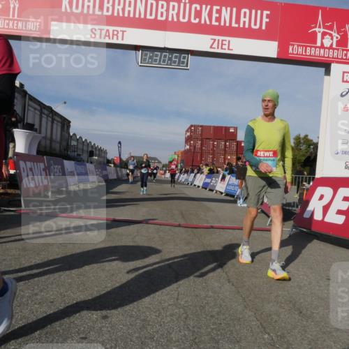 03.10.2025 - Köhlbrandbrückenlauf Matties Gatica Varas http://msf.ph/oto/9170706 03.10.2025 10:31:01 Ziel 2252, 2388, 2536, 2846 meine-sportfotos.de