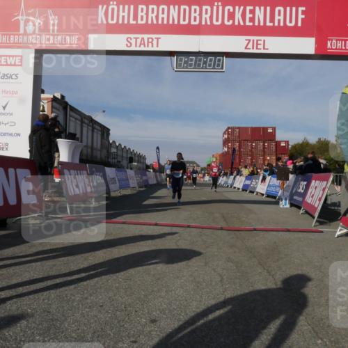 03.10.2025 - Köhlbrandbrückenlauf Matties Gatica Varas http://msf.ph/oto/9170708 03.10.2025 10:31:02 Ziel 2252, 2388, 2536, 2846, 3479, 3664 meine-sportfotos.de