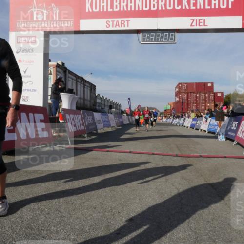03.10.2025 - Köhlbrandbrückenlauf Matties Gatica Varas http://msf.ph/oto/9170725 03.10.2025 10:31:10 Ziel 1763, 2900, 3478, 3479, 3510, 3664 meine-sportfotos.de