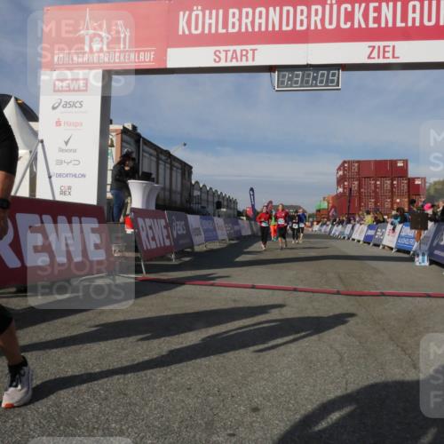 03.10.2025 - Köhlbrandbrückenlauf Matties Gatica Varas http://msf.ph/oto/9170726 03.10.2025 10:31:10 Ziel 1763, 2900, 3478, 3479, 3510, 3664 meine-sportfotos.de