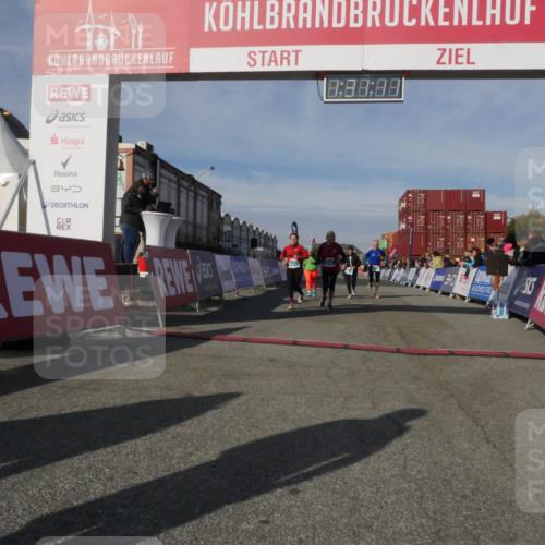 03.10.2025 - Köhlbrandbrückenlauf Matties Gatica Varas http://msf.ph/oto/9170730 03.10.2025 10:31:12 Ziel 1763, 2900, 3478, 3479, 3510, 3664 meine-sportfotos.de