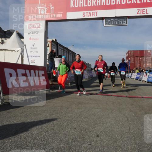 03.10.2025 - Köhlbrandbrückenlauf Matties Gatica Varas http://msf.ph/oto/9170735 03.10.2025 10:31:15 Ziel 1763, 2468, 2900, 3478, 3510 meine-sportfotos.de