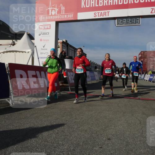 03.10.2025 - Köhlbrandbrückenlauf Matties Gatica Varas http://msf.ph/oto/9170736 03.10.2025 10:31:15 Ziel 1763, 2468, 2900, 3478, 3510 meine-sportfotos.de