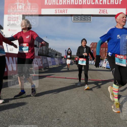 03.10.2025 - Köhlbrandbrückenlauf Matties Gatica Varas http://msf.ph/oto/9170741 03.10.2025 10:31:18 Ziel 1763, 2205, 2468 meine-sportfotos.de